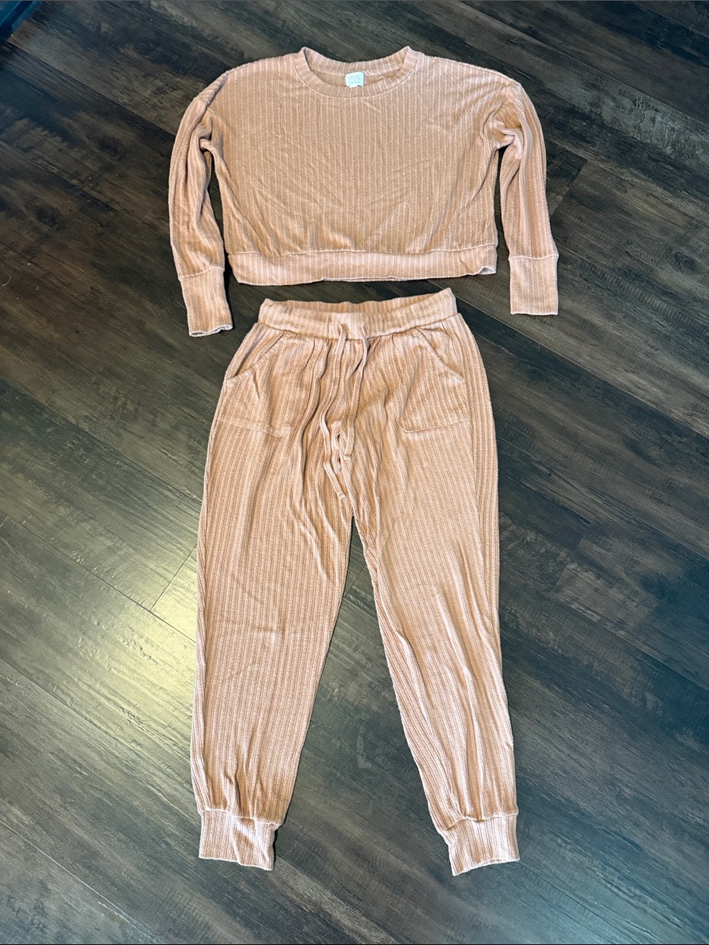 Pink Rose Ribbed Lounge Set in Tan